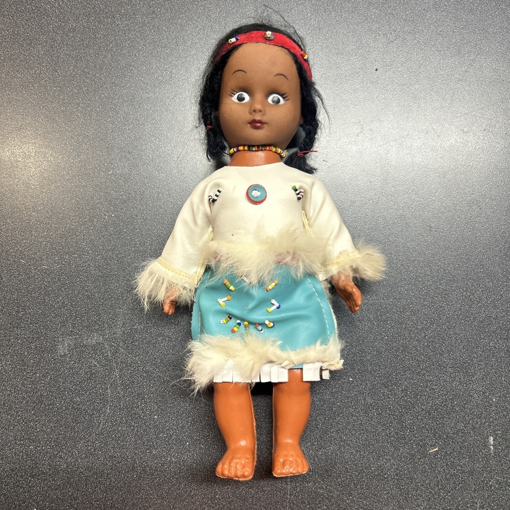 Vintage Native American Indian girl 12 in doll in complete outfit